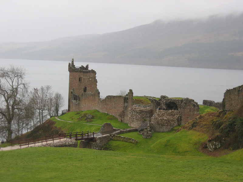 Urquahart Castle Loch Ness 4